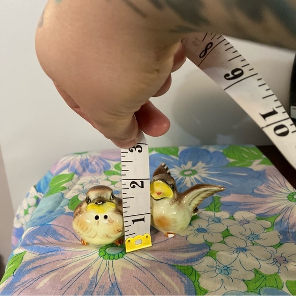 Vintage Baby bird salt and pepper shakers fat little birds - Picture 9 of 10